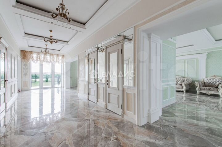 Дом 260 м² на участке 7,6 сот.