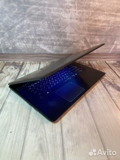 Игровой ноутбук Acer 17.3 i5 GTX 950m