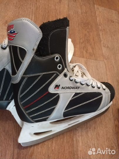 Коньки хоккейные