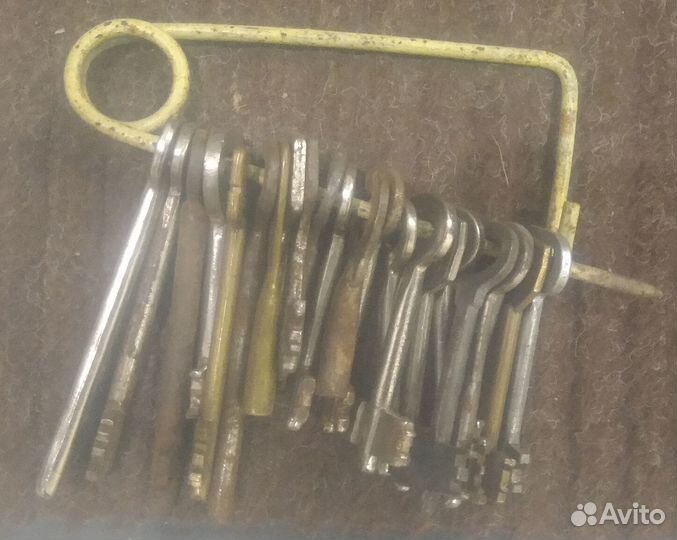 Набор ключей сувенирный