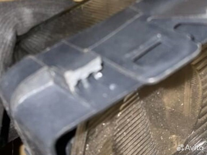 Стекло фары Bmw E36 левое тип Hella