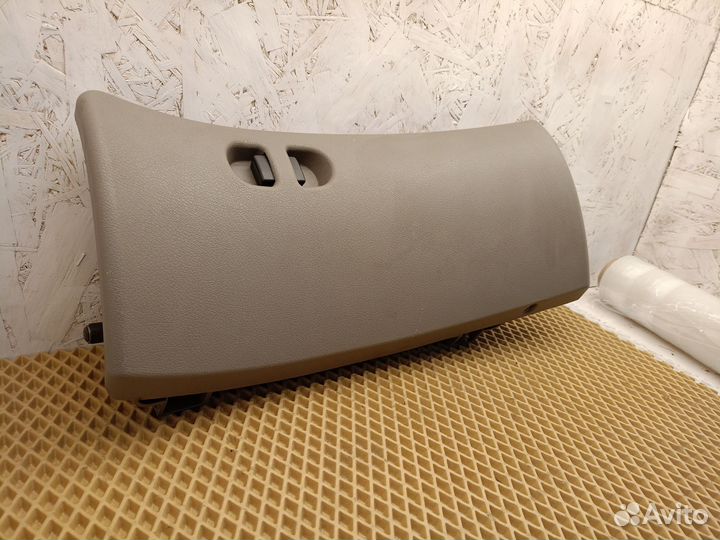 Крышка бардачка, бардачок LADA Kalina