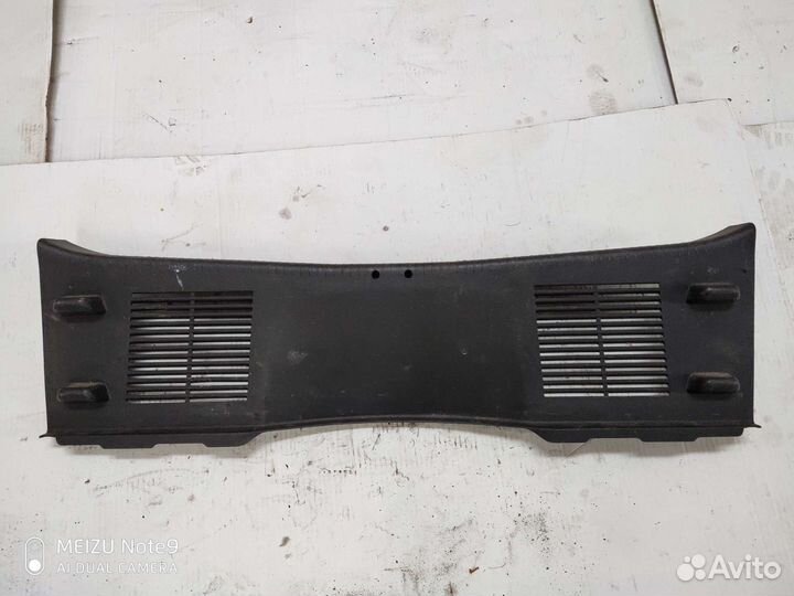 Opel astra j Накладка задней панели