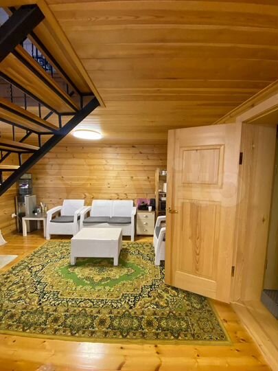 Коттедж 360 м² на участке 10 сот.