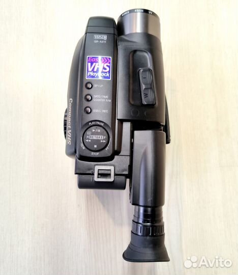 Видеокамера JVC GR-AX11E. Произведена в Японии