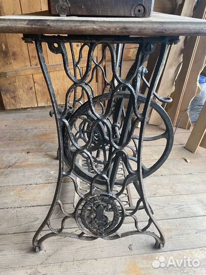 Швейная машина Singer