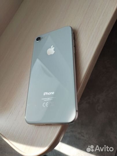 Телефон iPhone 8 64 gb