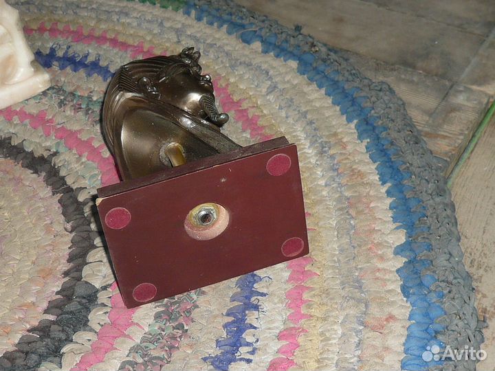 Старые статуэтки