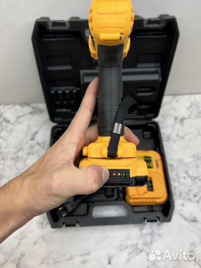 Шуруповерт 21v ударный dewalt