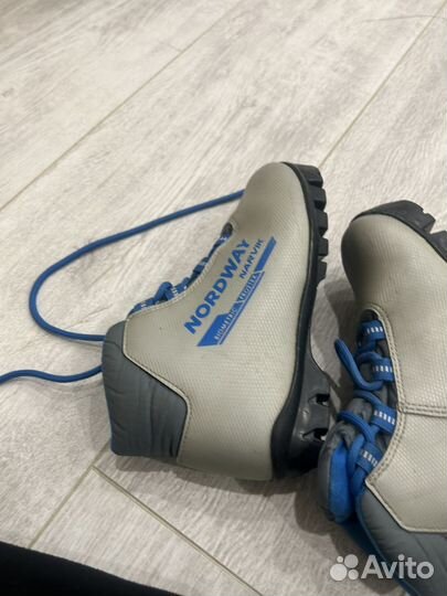 Лыжные ботинки детские 34 размер