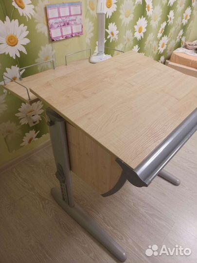 Детский письменный стол и стул бу