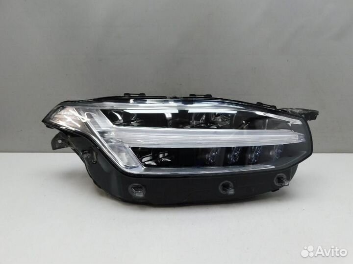 Фара правая Volvo XC90