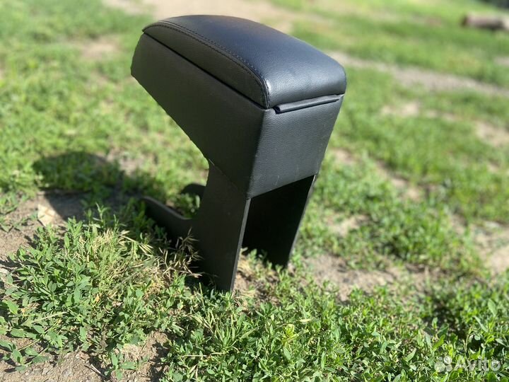 Подлокотник