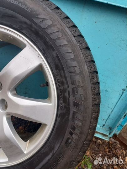 Bridgestone Ice Cruiser 7000 235/65 R17