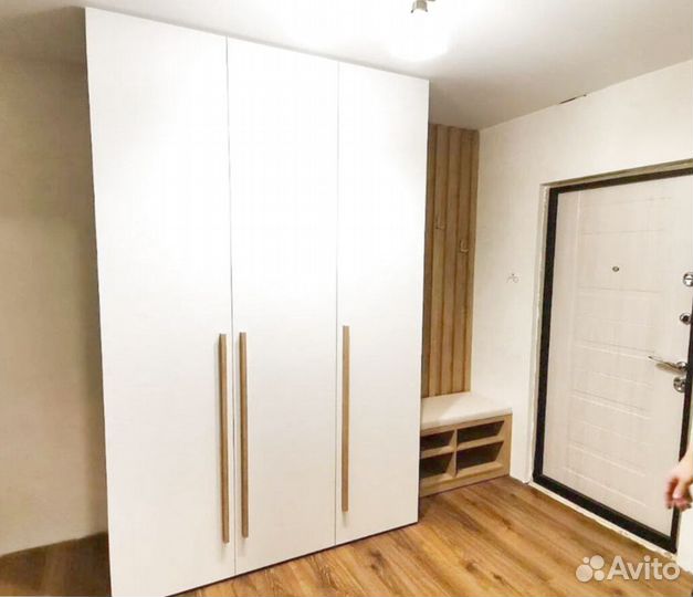 Прихожий шкаф