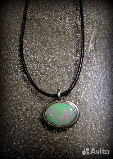 Авторские светящиеся кулоны.под,опал