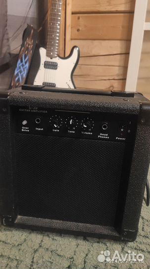 Гитарный комбоусилитель