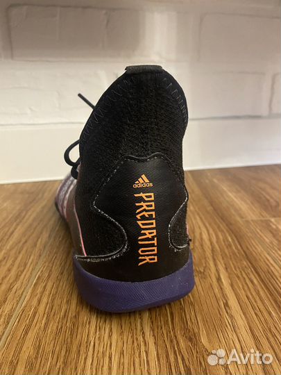Футбольные бутсы adidas predator