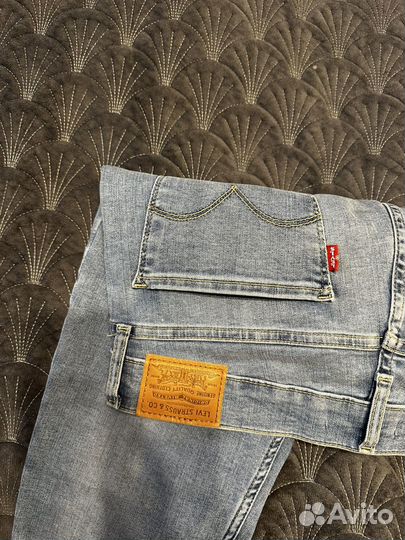 Джинсы levis 710