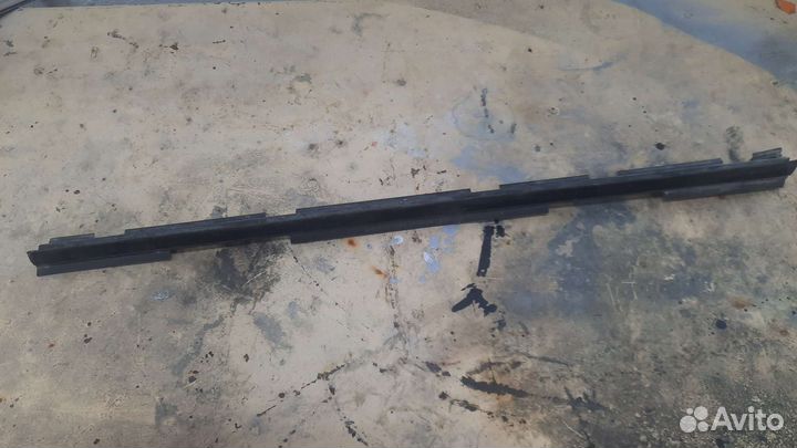 Уплотнитель стекла двери П/Л Bora/golf 4