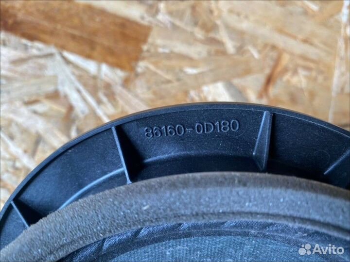 Динамик задней двери Toyota Avensis