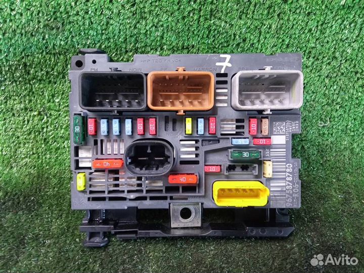 Блок предохранителей Peugeot 308 (2007-2013)