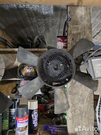 Вентилятор двигателя мерседес Т1 207-410