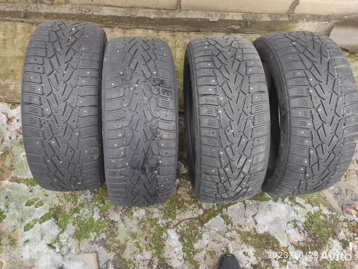 Nokian Tyres Hakkapeliitta 7 215/55 R17 98T