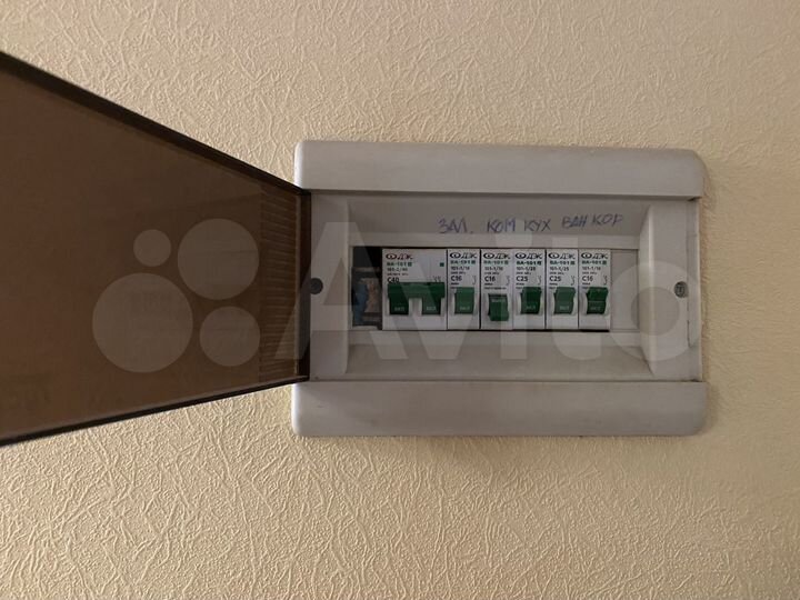 2-к. квартира, 54 м², 1/3 эт.