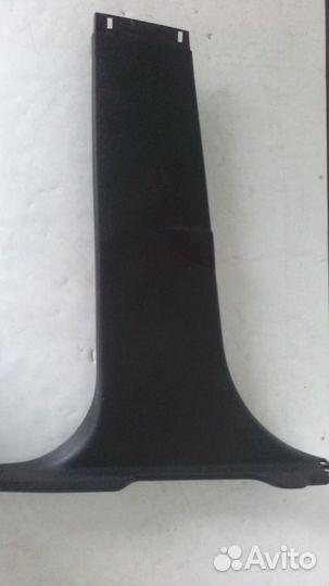 Накладка средней стойки нижняя Ford Focus 3 черная