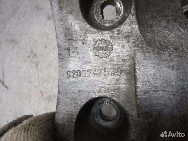 Кронштейн генератора Renault Megane K4M 2005