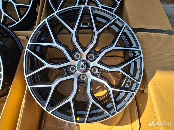 5х114.3 R18 новые литые диски Vossen HF-2 арт.1006