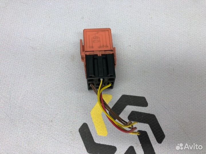 Реле CD-чейнджера Bmw X5 E53