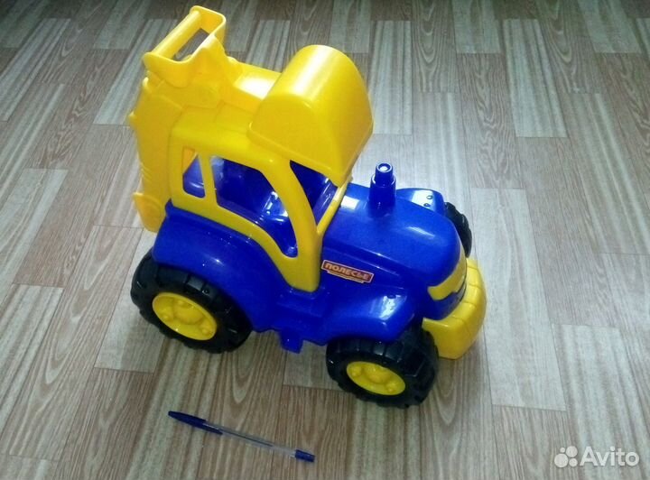 Экскаватор в идеальном состояние