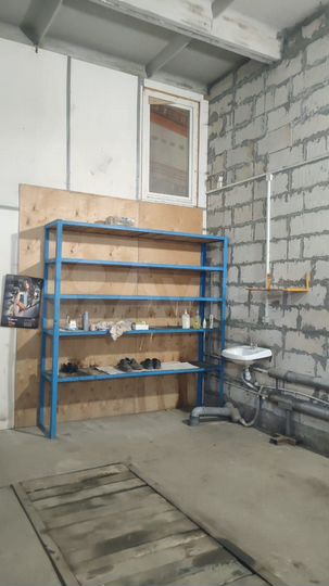 Гараж, > 30 м²