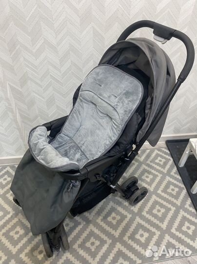 Прогулочная коляска joie mirus