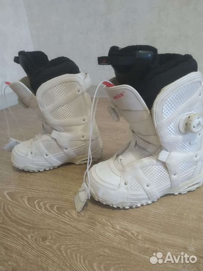 Сноубордические ботинки 37 размер