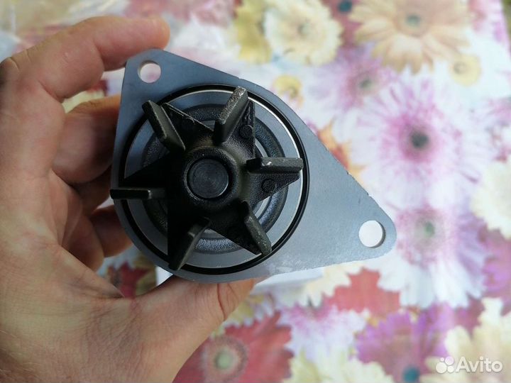 Водяная помпа насос Peugeot Citroen Berlingo