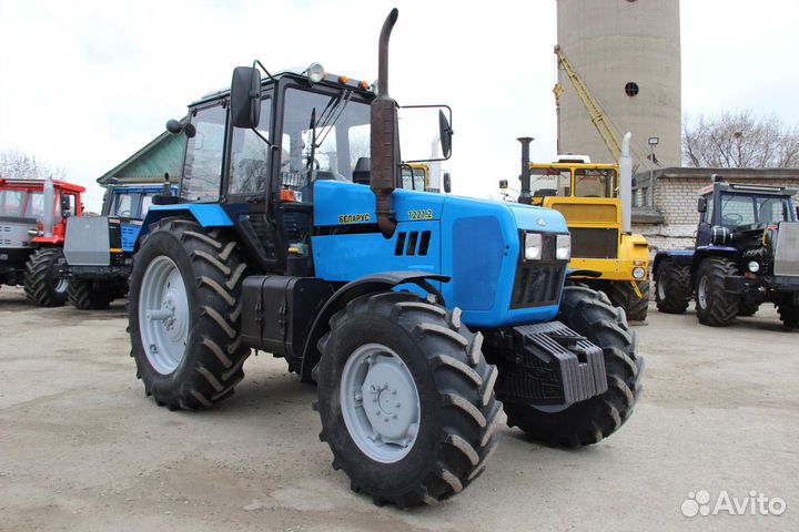 Трактор МТЗ (Беларус) 1221.2, 2017