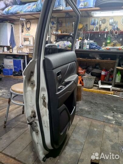 Дверь задняя правая mitsubishi outlander 3