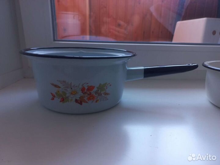 Дуршлаг и бидон эмалированный