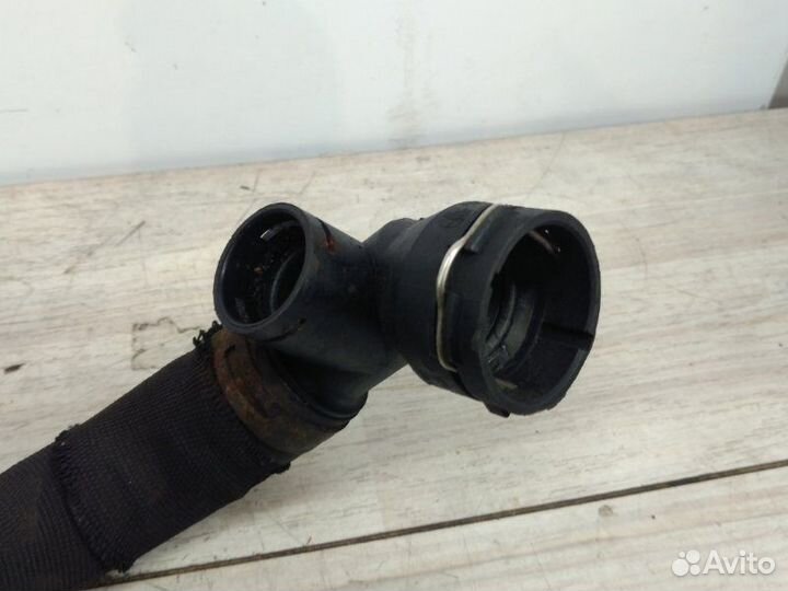 Трубопровод системы охлаждения Volkswagen Golf 5