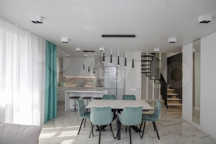 4-к. квартира, 135 м², 19/21 эт.