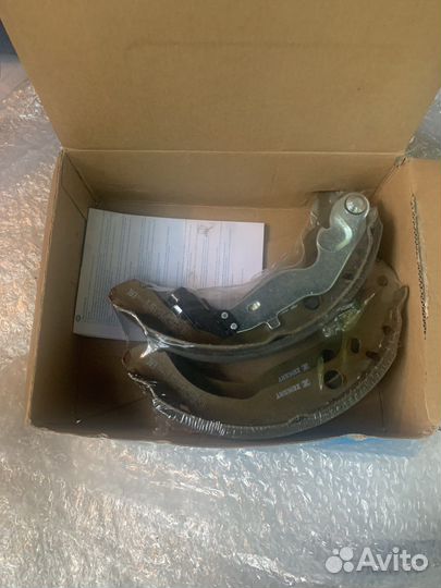 Тормозные колодки задние для Renault duster