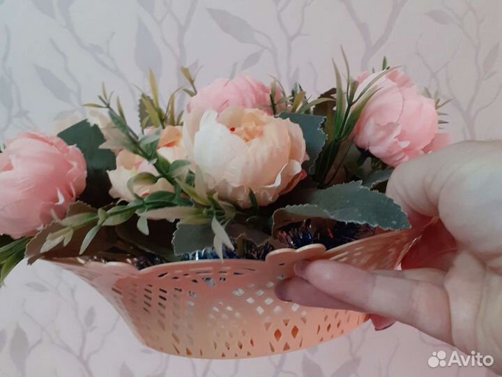 Пионы в корзине