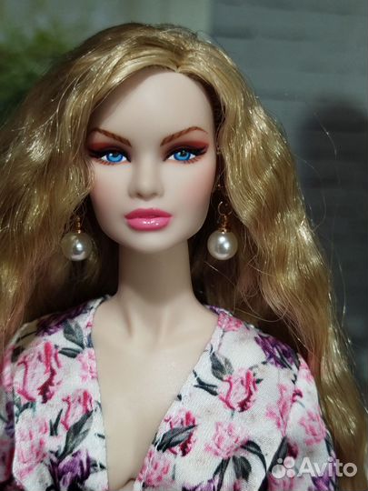 Erin Salston Ооак голова