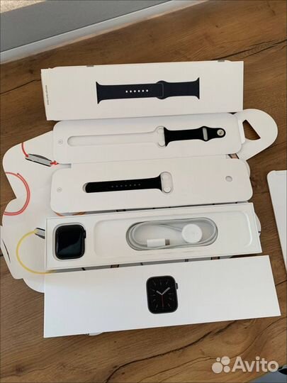 Apple Watch SE 44mm оригинал