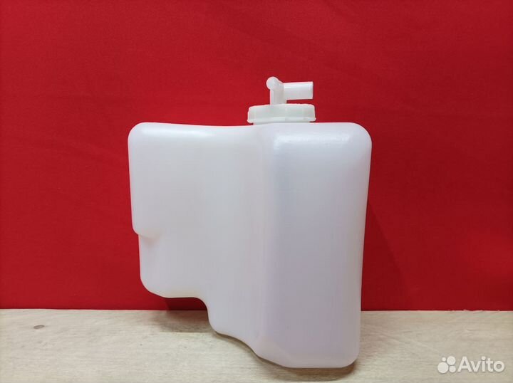 Бачок расширительный Mitsubishi Pajero 3 2000-2006