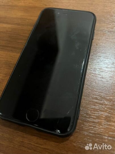 Телефон iPhone se 2020