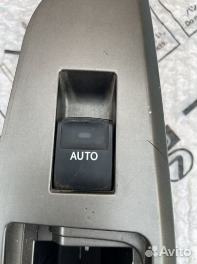 Toyota Land Cruiser 200 Кнопка стеклоподъемника